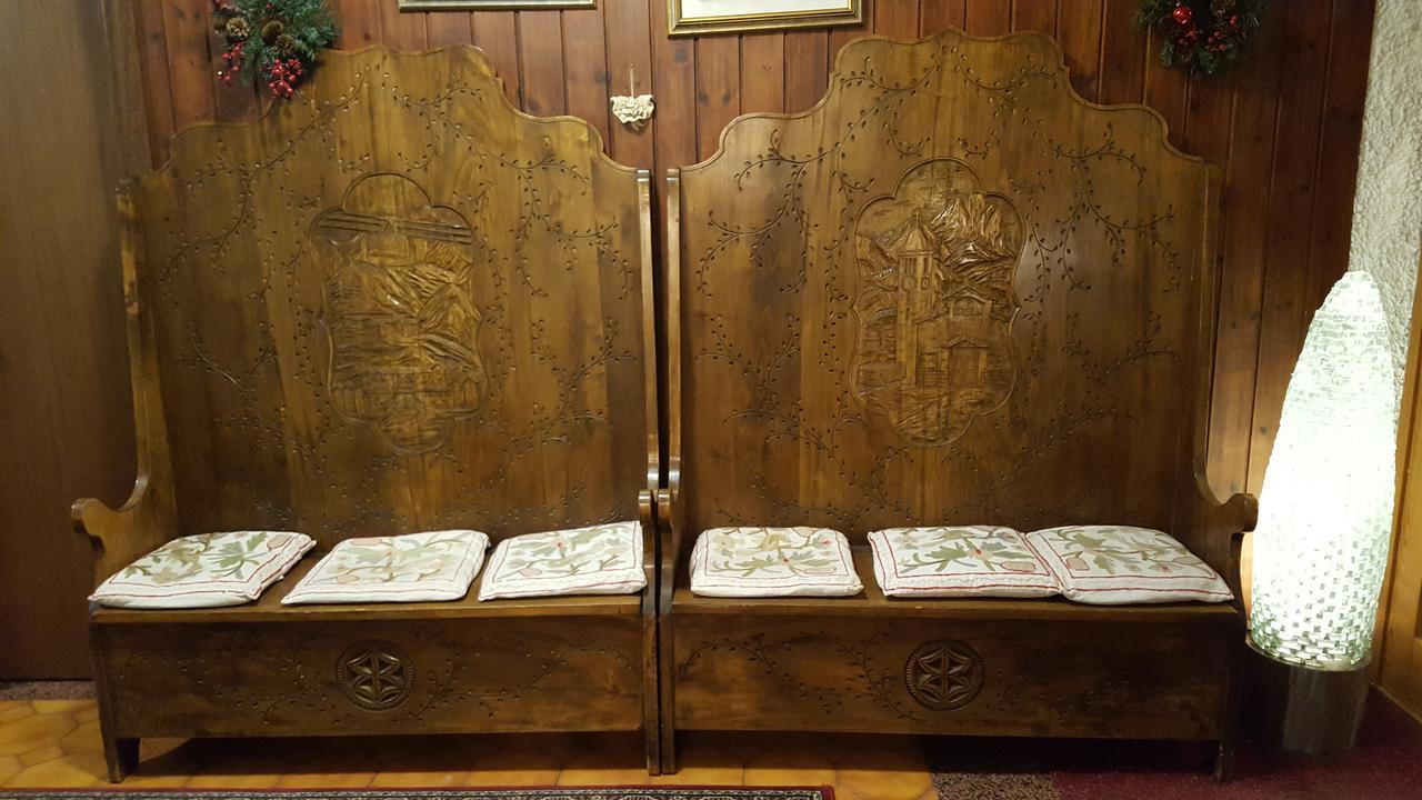 بيريوِل تْشيرفينيا Residence Castelli المظهر الخارجي الصورة