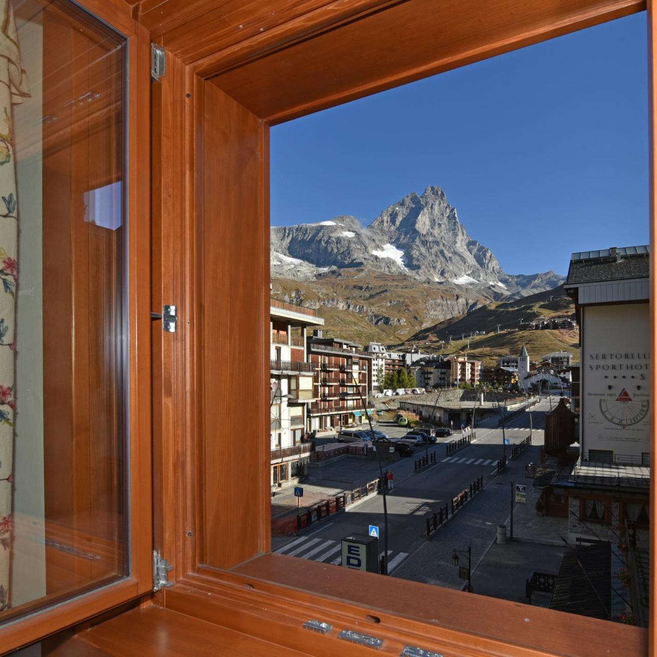 بيريوِل تْشيرفينيا Residence Castelli المظهر الخارجي الصورة