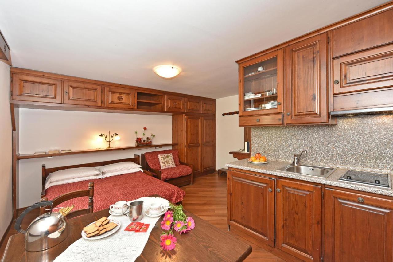 بيريوِل تْشيرفينيا Residence Castelli المظهر الخارجي الصورة