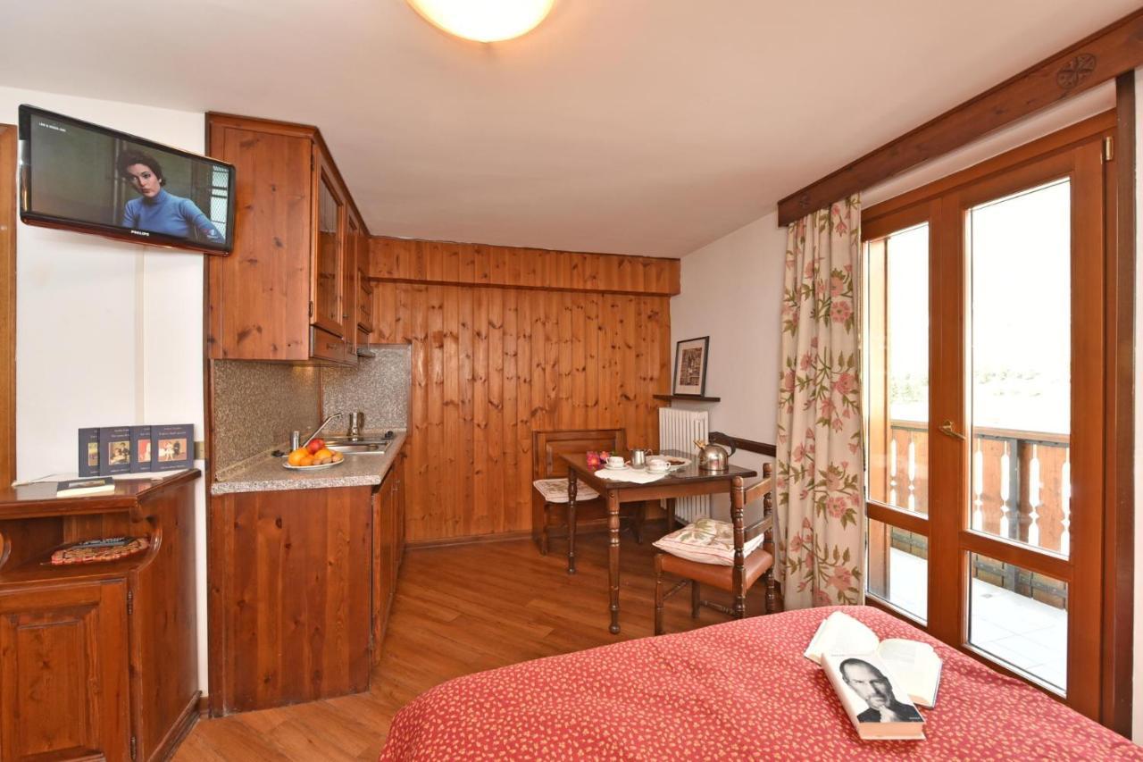 بيريوِل تْشيرفينيا Residence Castelli المظهر الخارجي الصورة