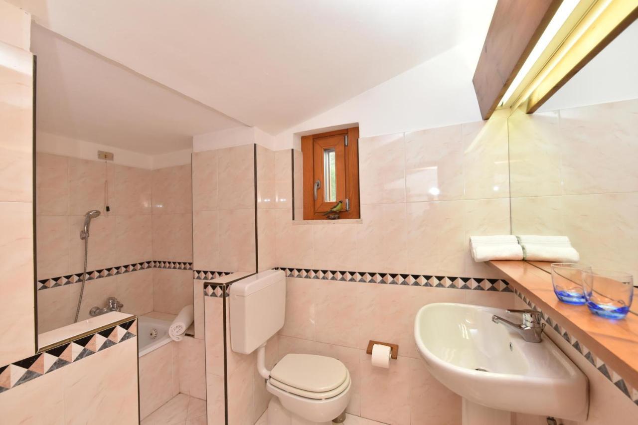 بيريوِل تْشيرفينيا Residence Castelli المظهر الخارجي الصورة